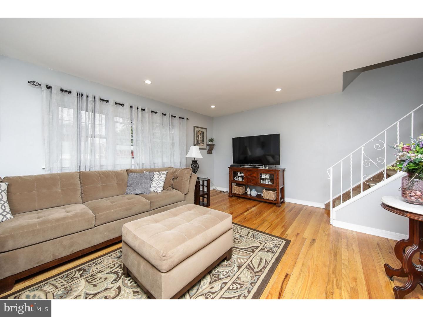3351 Fairdale Road Philadelphia, PA 19154 - Photo 4 of 25