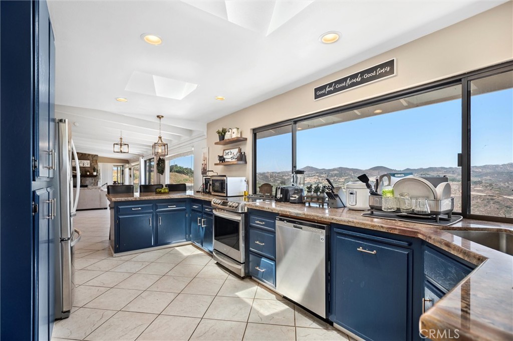 2160 Puerto Del Mundo Fallbrook, CA 92028 - Photo 14 of 63