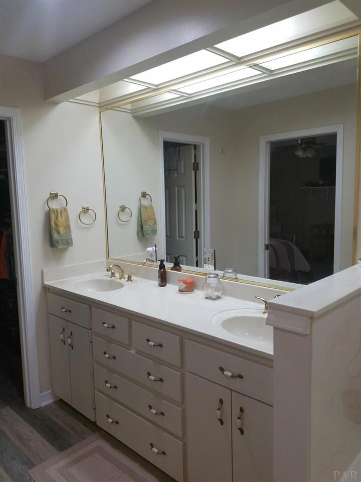 5748 Pebble Ridge Drive Milton, FL 32583 - Photo 15 of 24 Double Vanity - Jacuzzi Tub