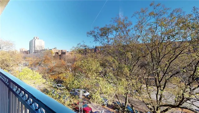 $375,000 | 540 Ocean Parkway, Unit 4H | Kensington