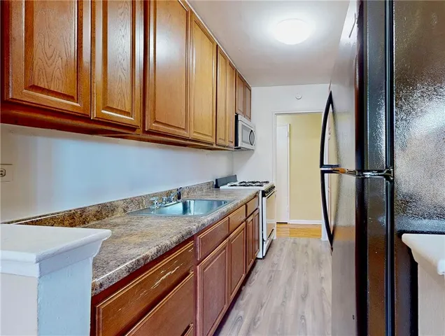 $375,000 | 540 Ocean Parkway, Unit 4H | Kensington