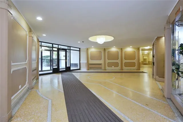 $375,000 | 540 Ocean Parkway, Unit 4H | Kensington