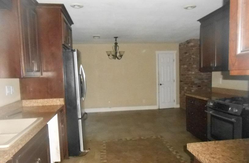 1914 Canyon Road Redding, CA 96001 - Photo 7 of 13 DSCN3323