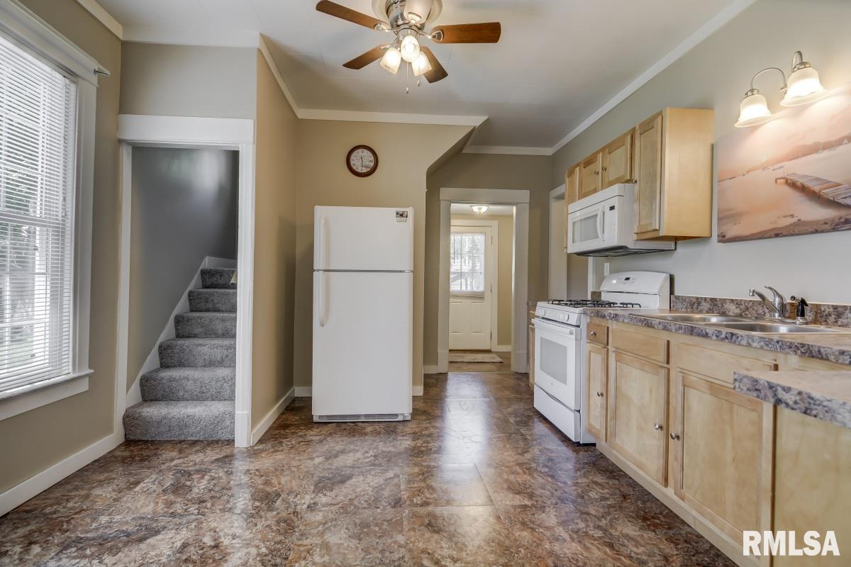 921 North Wheeler Avenue Springfield, IL 62702 - Photo 11 of 36 Gallery Image 11