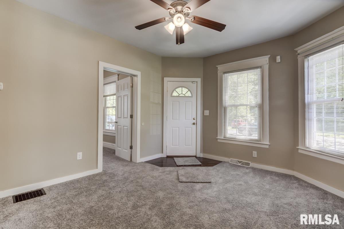 921 North Wheeler Avenue Springfield, IL 62702 - Photo 4 of 36 Gallery Image 4