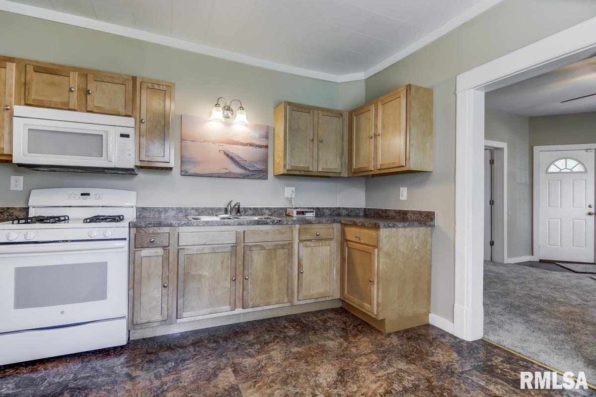 921 North Wheeler Avenue Springfield, IL 62702 - Photo 9 of 36 Gallery Image 9