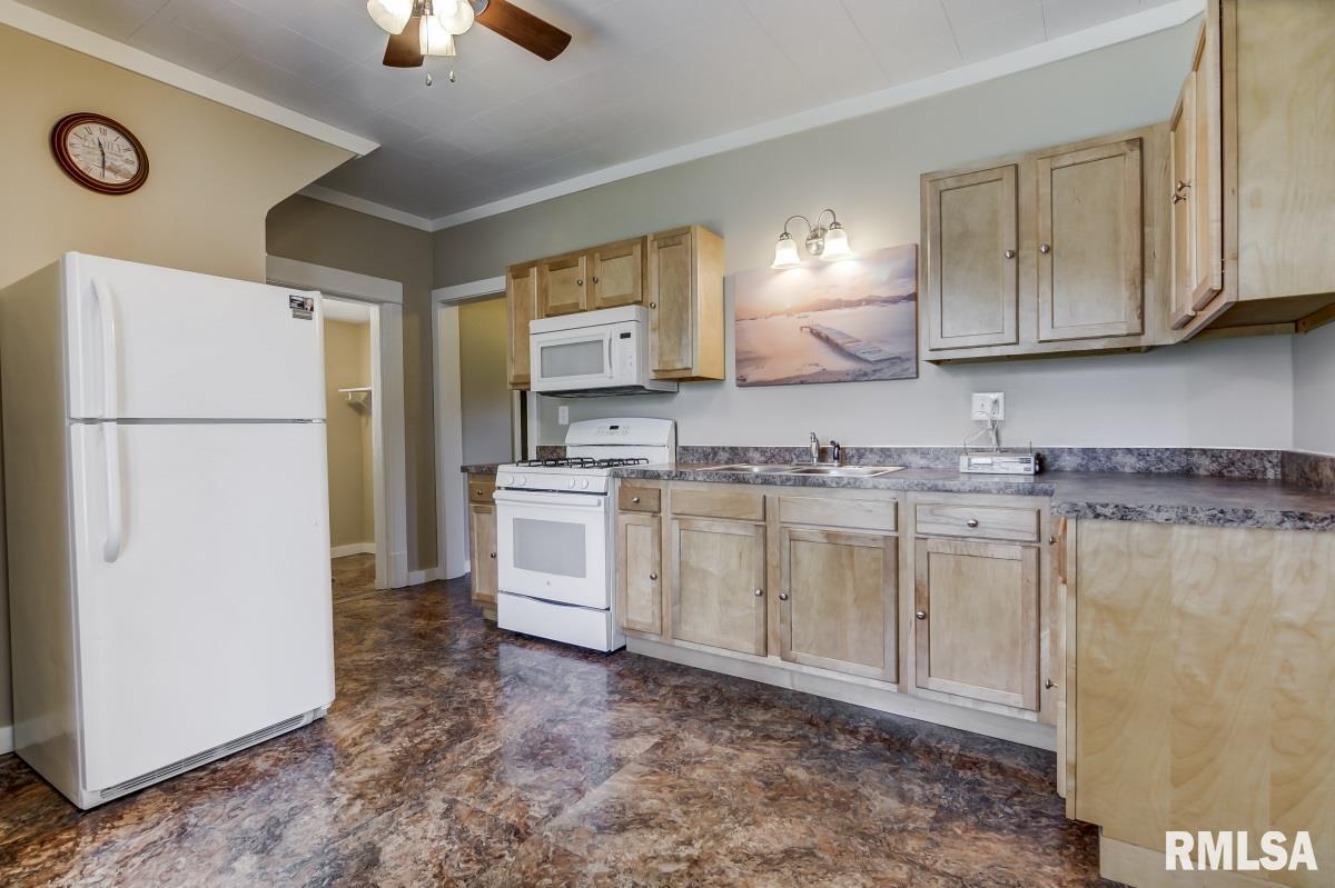 921 North Wheeler Avenue Springfield, IL 62702 - Photo 10 of 36 Gallery Image 10