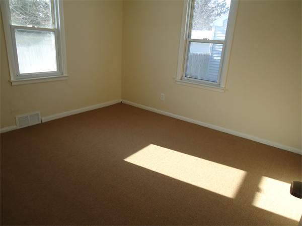 11 Silvin Road Chicopee, MA 01013 - Photo 4 of 7 Gallery Image 4
