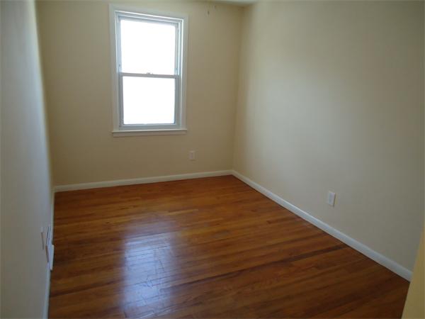 11 Silvin Road Chicopee, MA 01013 - Photo 5 of 7 Gallery Image 5