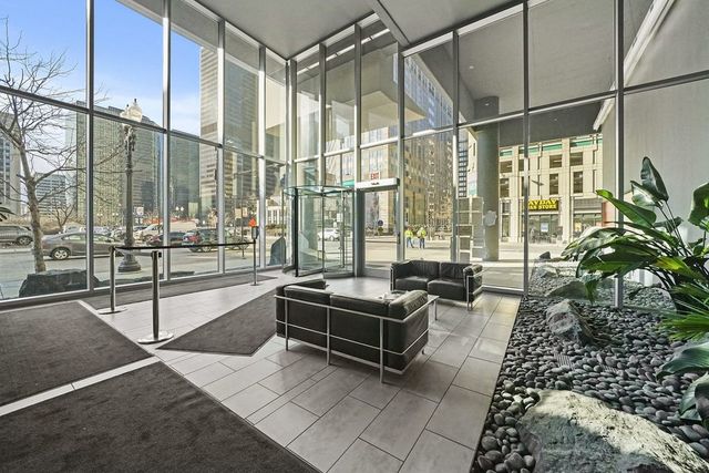 235 West Van Buren Street, Unit 4612 Chicago, IL 60607 - Photo 2 of 24