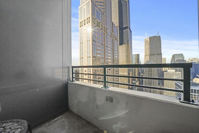 235 West Van Buren Street, Unit 4612 Chicago, IL 60607 - Photo 12 of 24