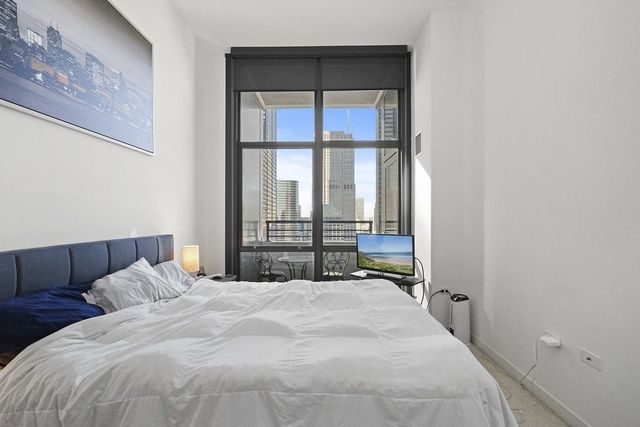 235 West Van Buren Street, Unit 4612 Chicago, IL 60607 - Photo 17 of 24