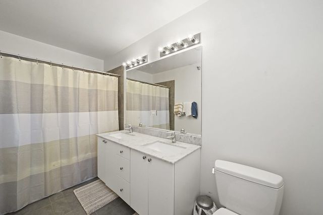 235 West Van Buren Street, Unit 4612 Chicago, IL 60607 - Photo 18 of 24