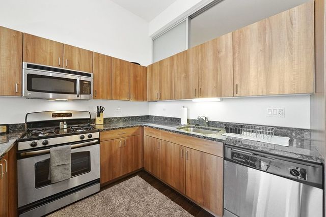 235 West Van Buren Street, Unit 4612 Chicago, IL 60607 - Photo 3 of 24