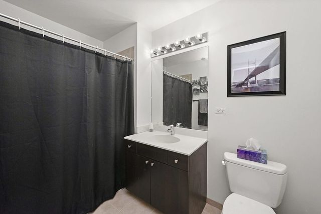 235 West Van Buren Street, Unit 4612 Chicago, IL 60607 - Photo 21 of 24