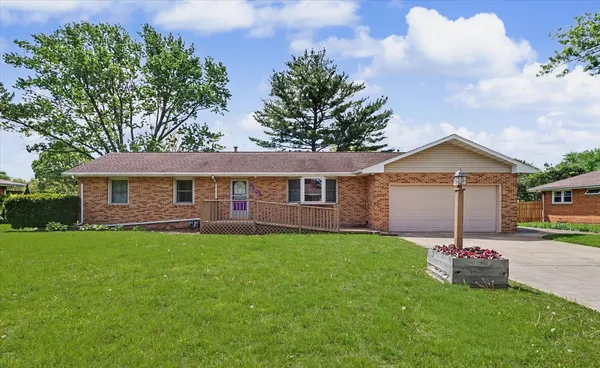 $249,500 | 2409 John Drive, Urbana, IL 61802