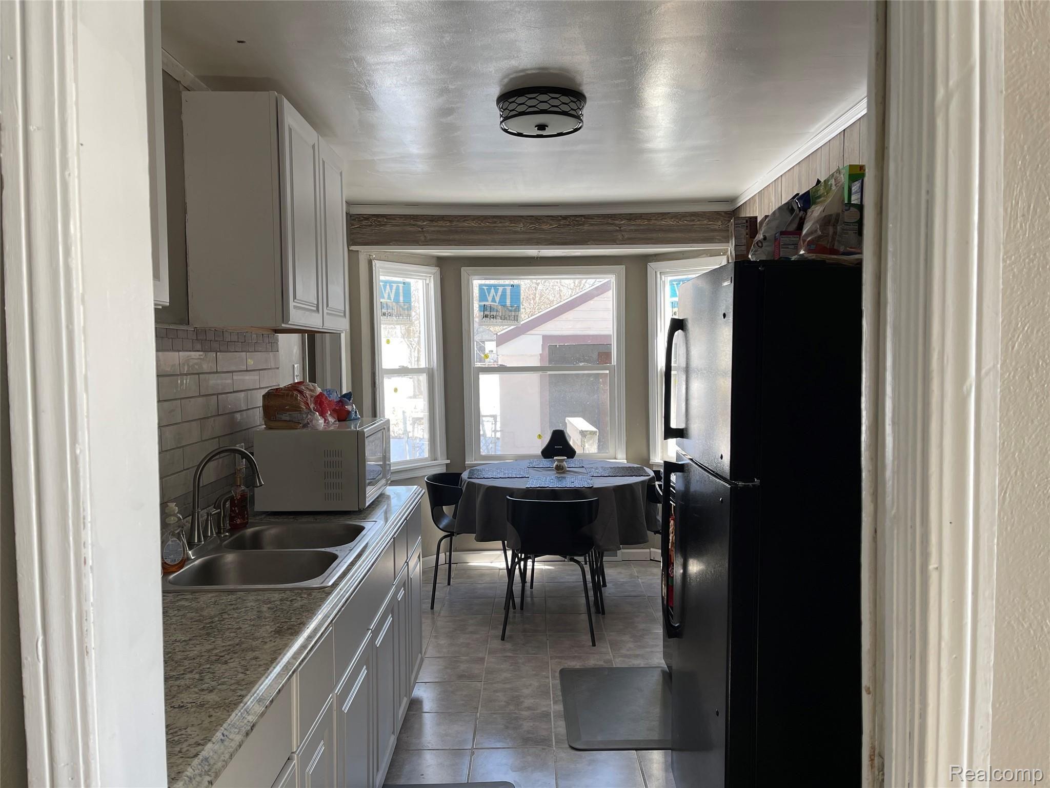 2638 Clio Road Flint, MI 48504 - Photo 4 of 16 clio 3.jpg