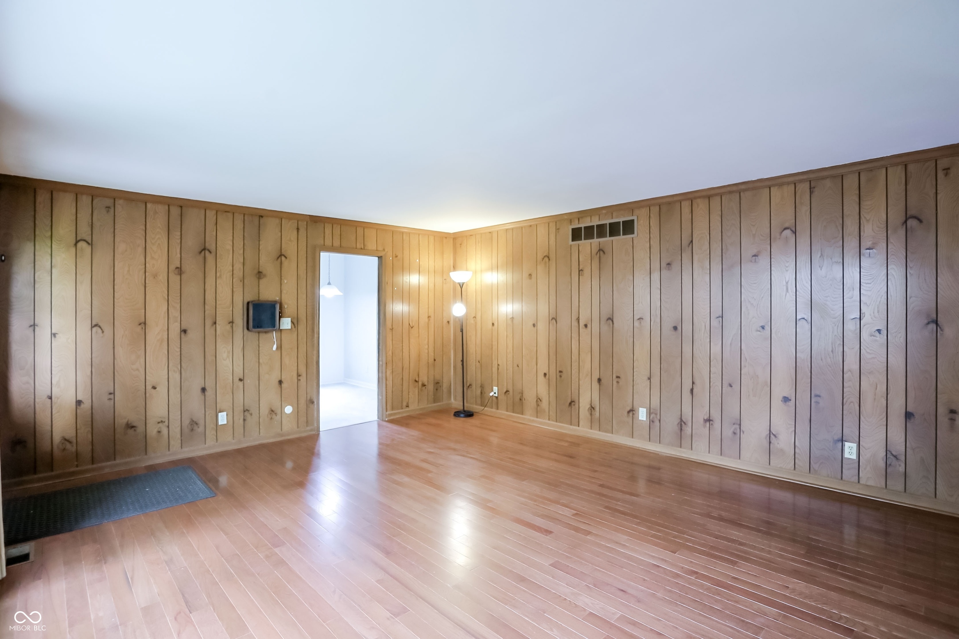 7363 Johnson Road Indianapolis, IN 46250 - Photo 15 of 77