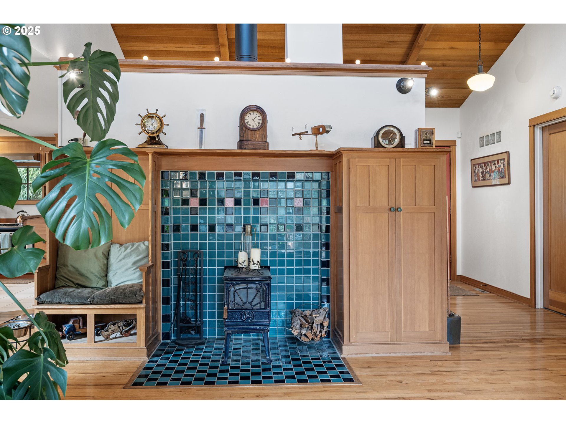 1867 Fircrest Drive Eugene, OR 97403 - Photo 12 of 48