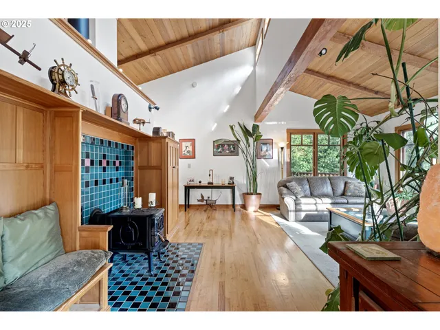 $779,900 | 1867 Fircrest Drive, Eugene, OR 97403