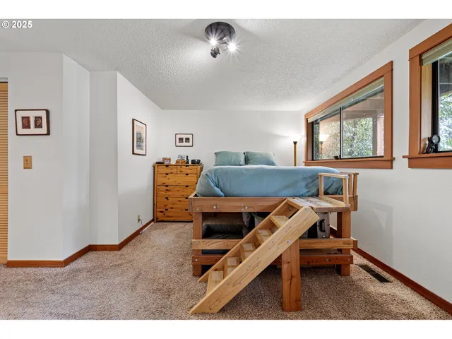 $779,900 | 1867 Fircrest Drive, Eugene, OR 97403