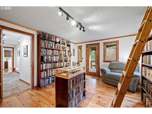 $779,900 | 1867 Fircrest Drive, Eugene, OR 97403