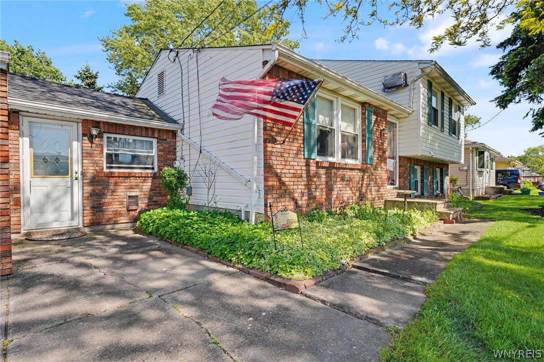 233 Dean Road Cheektowaga, NY 14043 - Photo 2 of 33