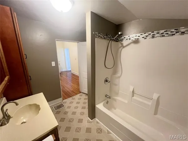 $48,000 | 510 East Main Street, Sparta, IL 62286