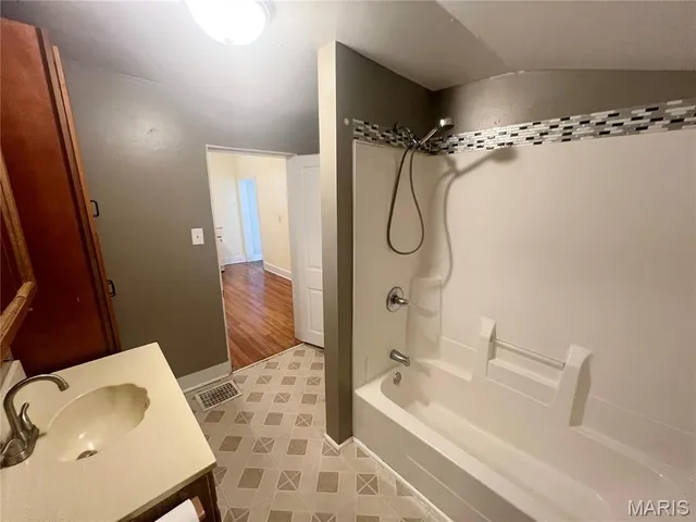 $49,900 | 510 East Main Street, Sparta, IL 62286