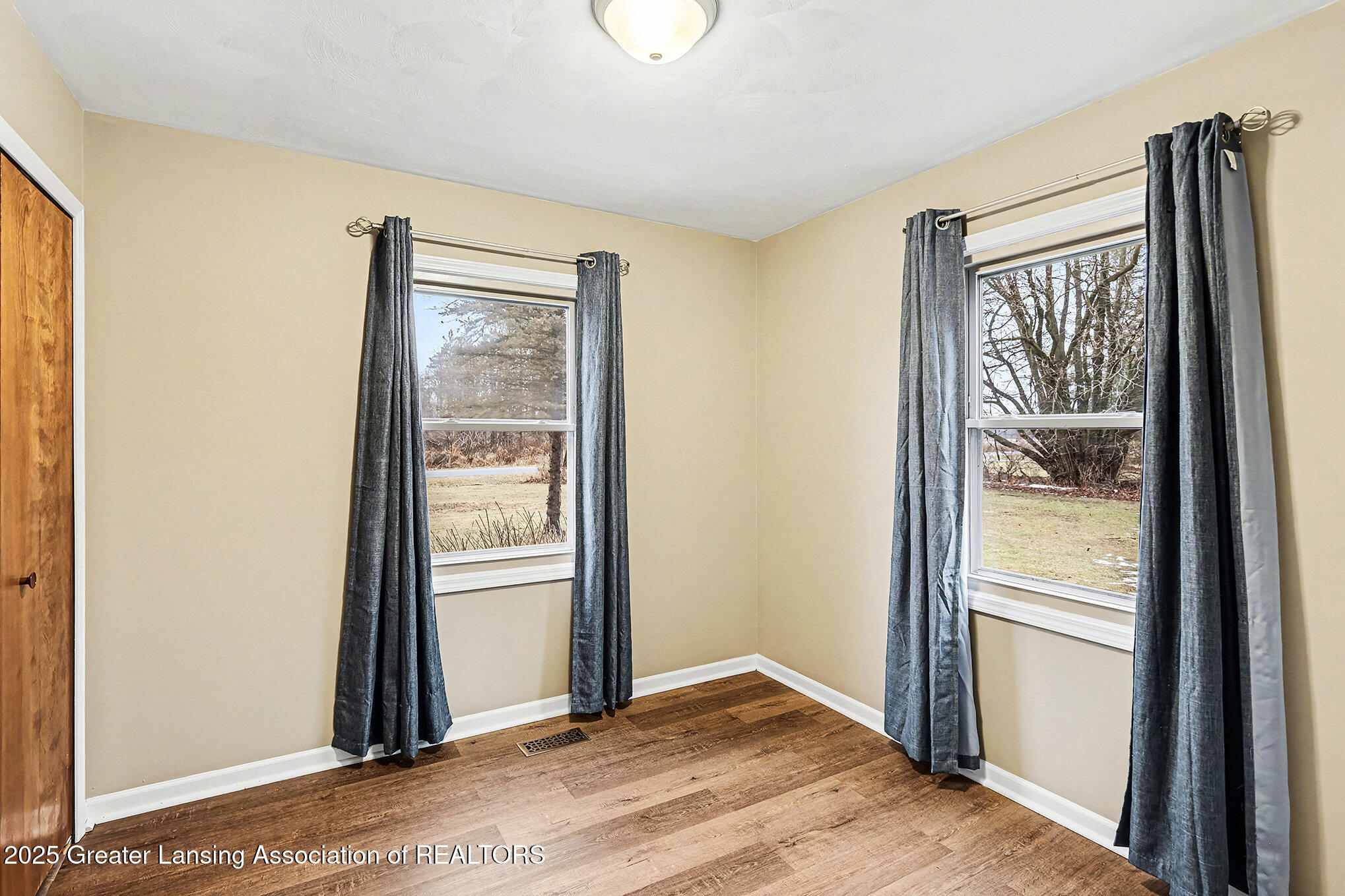 10210 Barnes Road Eaton Rapids, MI 48827 - Photo 15 of 27 015_file_388