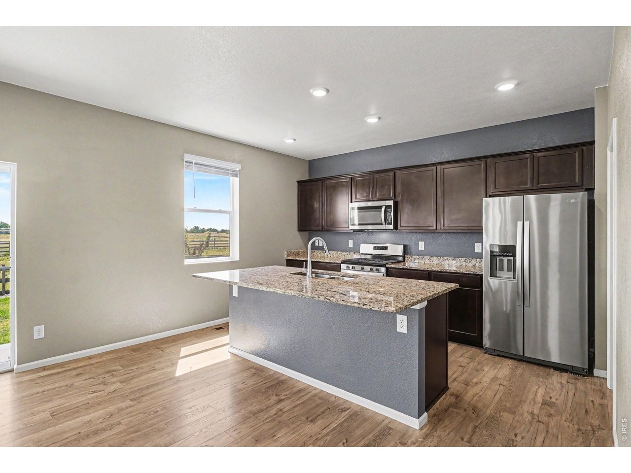 1378 Sun River Road Berthoud, CO 80513 - Photo 9 of 33 Kitchen