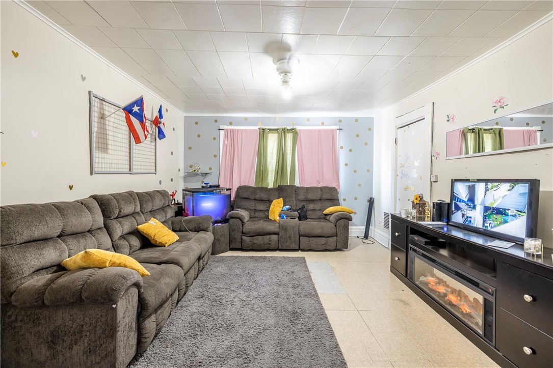 76 Linnet Street Rochester, NY 14613 - Photo 4 of 24 76 Linnet Upper