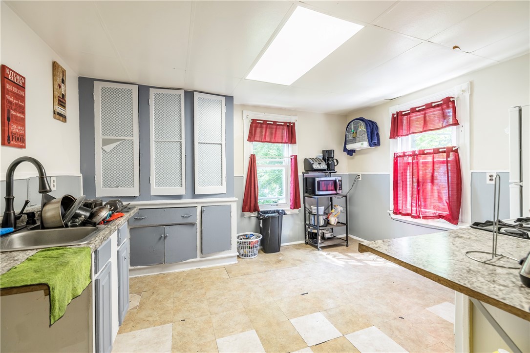 76 Linnet Street Rochester, NY 14613 - Photo 7 of 24 76 Linnet Upper