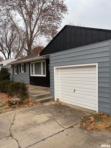 $134,000 | 1414 Hardin Avenue, Jacksonville, IL 62650