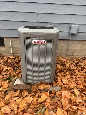 $134,000 | 1414 Hardin Avenue, Jacksonville, IL 62650