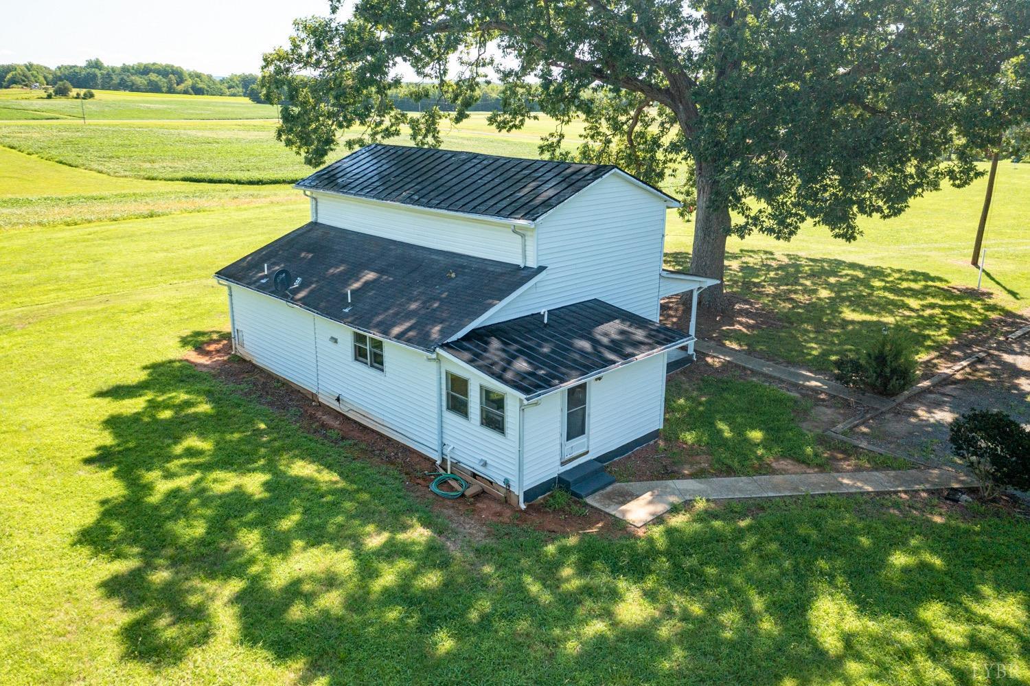 6648 Deer View Road Gretna, VA 24557 - Photo 11 of 22 Gallery Image 11