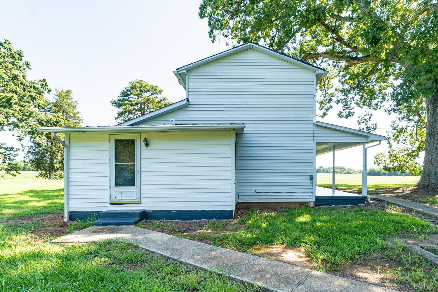 6648 Deer View Road Gretna, VA 24557 - Photo 3 of 22 Gallery Image 3