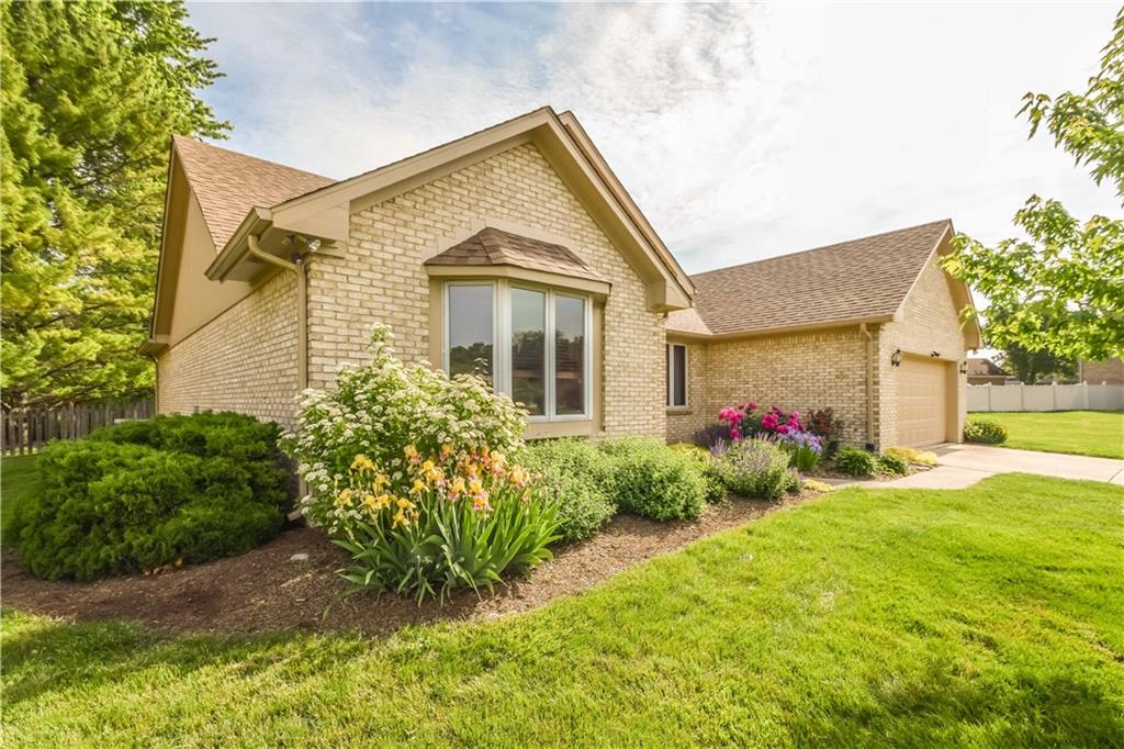 6040 Buck Trail Road Indianapolis, IN 46237 - Photo 4 of 43