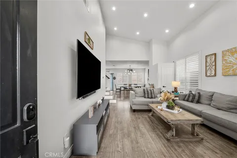 $749,000 | 28341 Willow Court, Saugus, CA 91350
