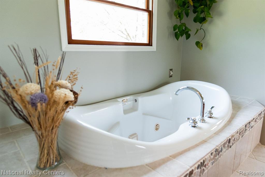 6350 Crofoot Road Howell, MI 48843 - Photo 44 of 70