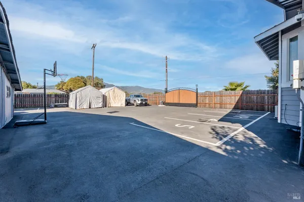 $799,000 | 3700 Ruddick Cunningham Road, Ukiah, CA 95482