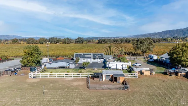 $799,000 | 3700 Ruddick Cunningham Road, Ukiah, CA 95482