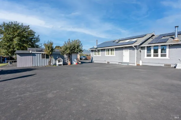 $799,000 | 3700 Ruddick Cunningham Road, Ukiah, CA 95482