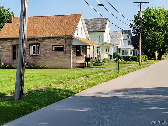 $209,900 | 4670 Broadway, Cheektowaga, NY 14043