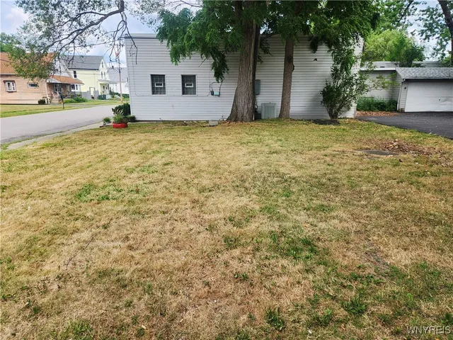 $209,900 | 4670 Broadway, Cheektowaga, NY 14043