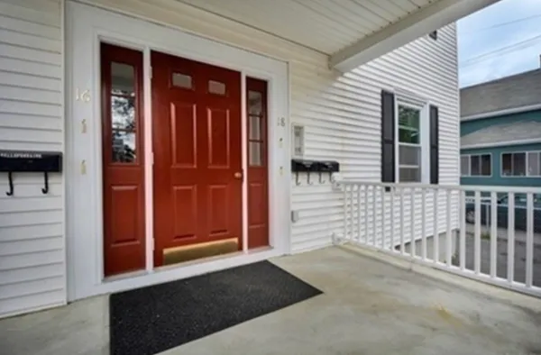 $3,100 | 18 Hunt Street, Unit 2, Watertown, MA 02472