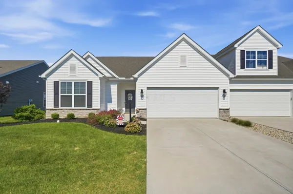 $359,900 | 405 Halton Drive, Pataskala, OH 43062
