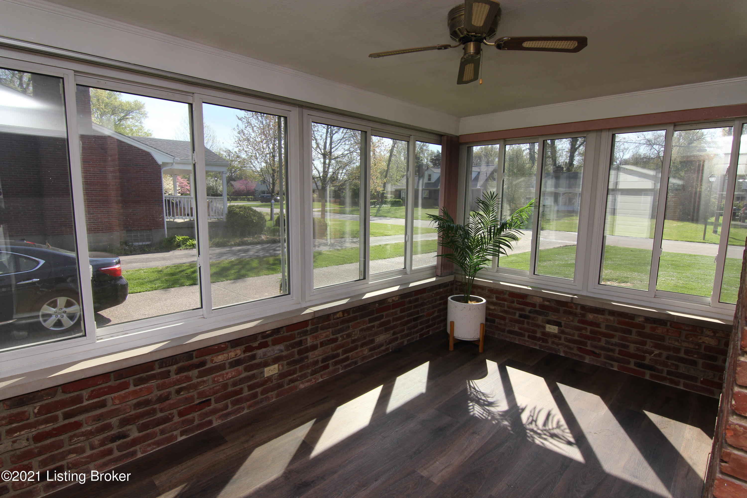 4605 Tween Road Louisville, KY 40207 - Photo 23 of 46 IMG_1089