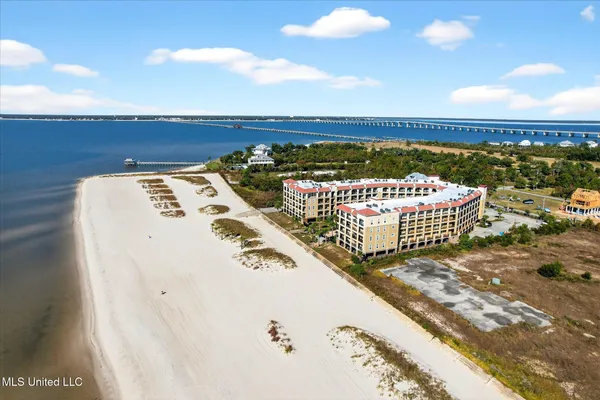 $450,000 | 900 Village Lane, Unit 533, Pass Christian, MS 39571