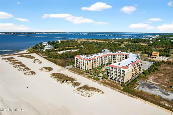 $450,000 | 900 Village Lane, Unit 533, Pass Christian, MS 39571